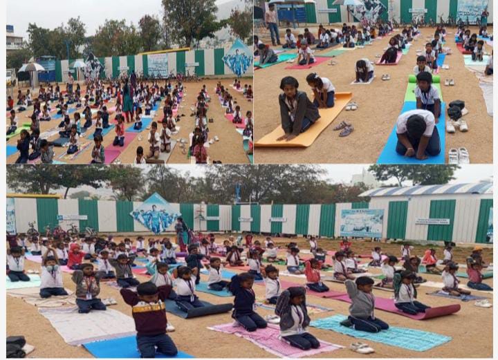 YOGA SESSION OUTDOORS